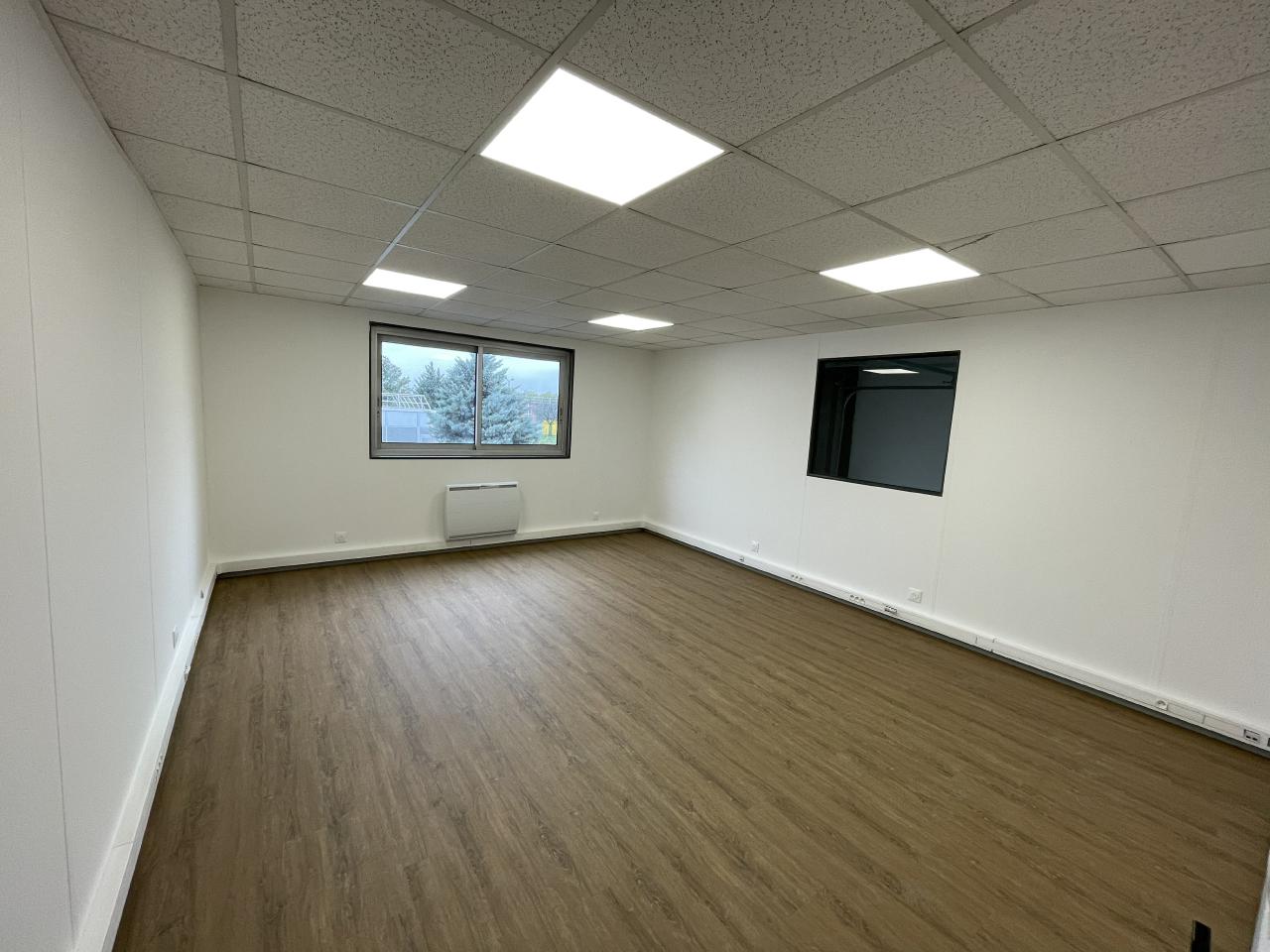 Local d'activité Saint-Ouen-l'Aumône 384m² Location local d'activité Saint-Ouen-l'Aumône Val-d'Oise OLACT2316983 4